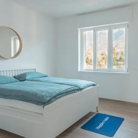 Duplex Lakeside Penthouse * Porto Valtravaglia